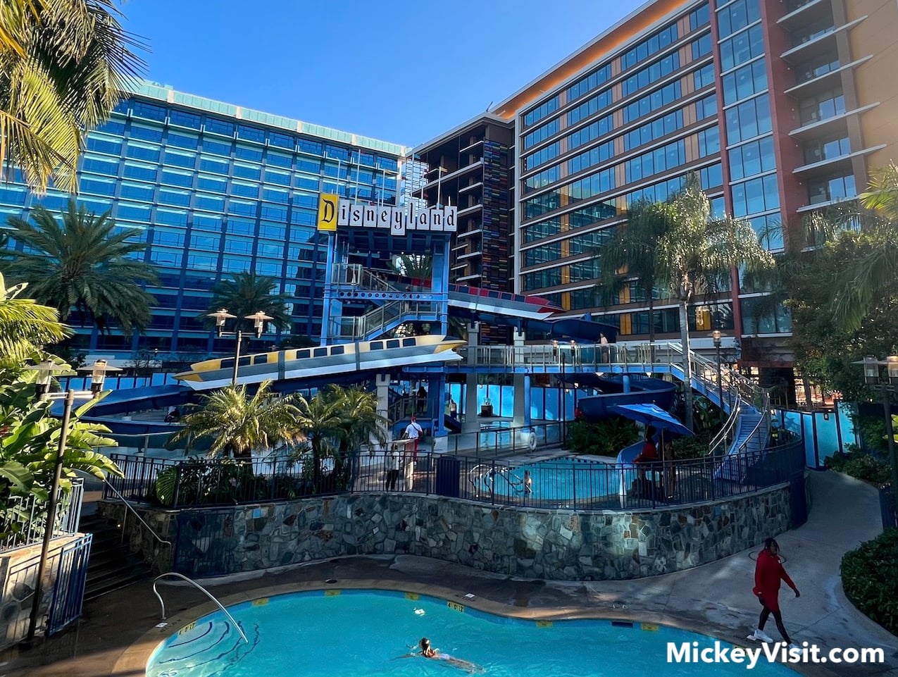 disneyland hotel pool