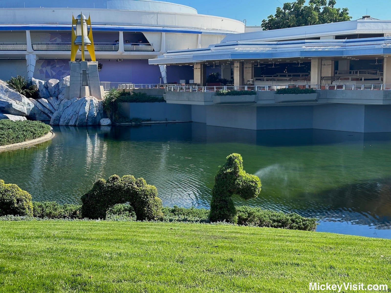 Magic Kingdom outside Carousel of Progress