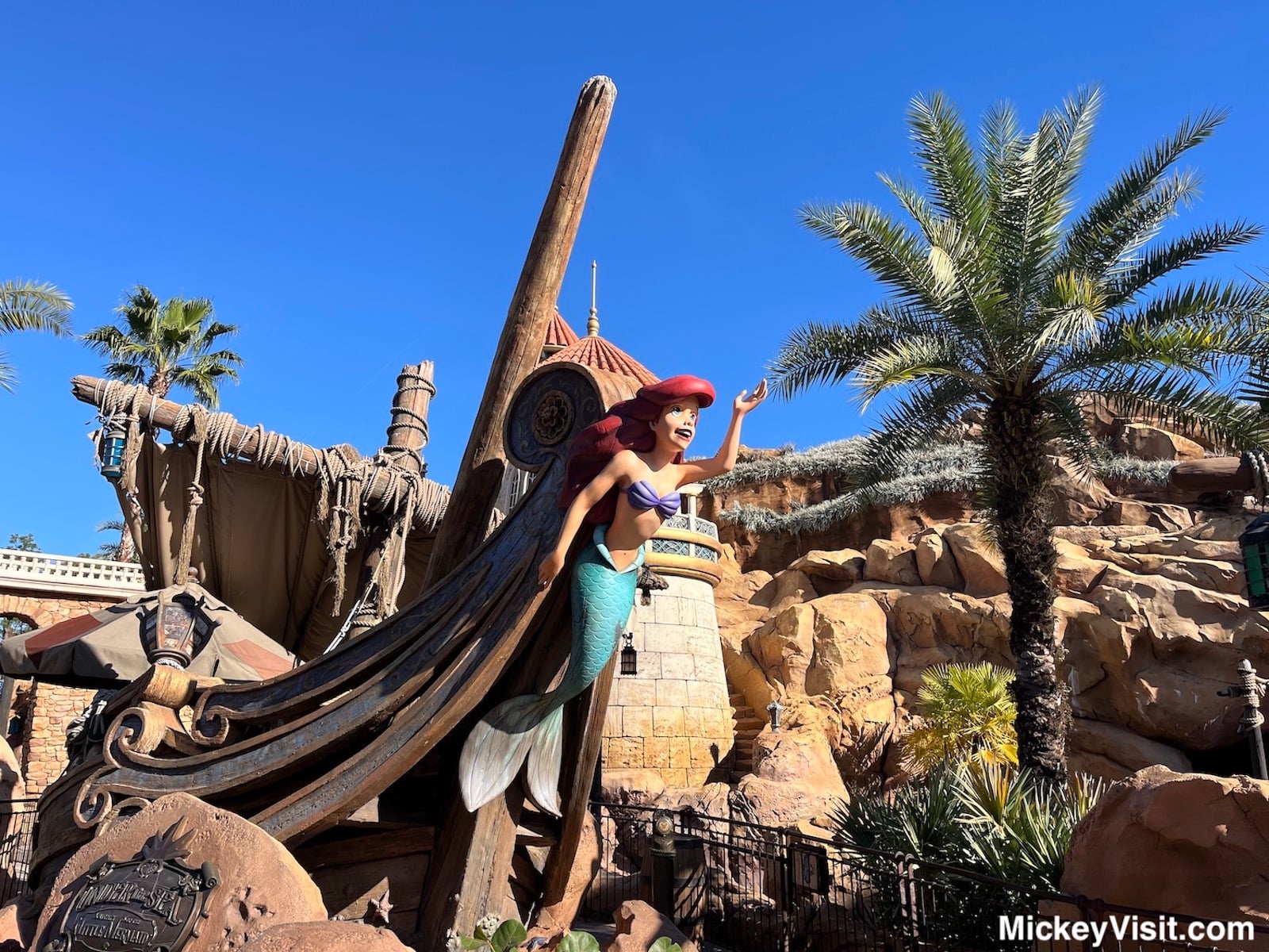 Under the Sea - Journey of The Little Mermaid queue Disney World