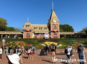 disneyland main street train station