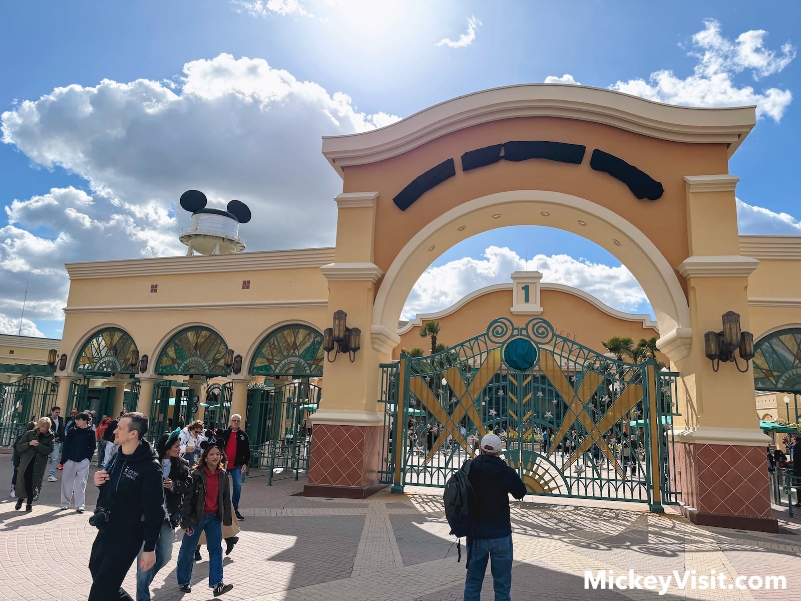 Disney Adventure World entrance