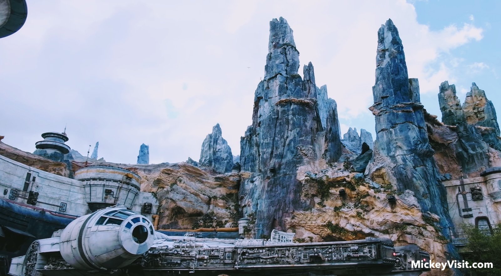 Millennium Falcon in Galaxy's Edge
