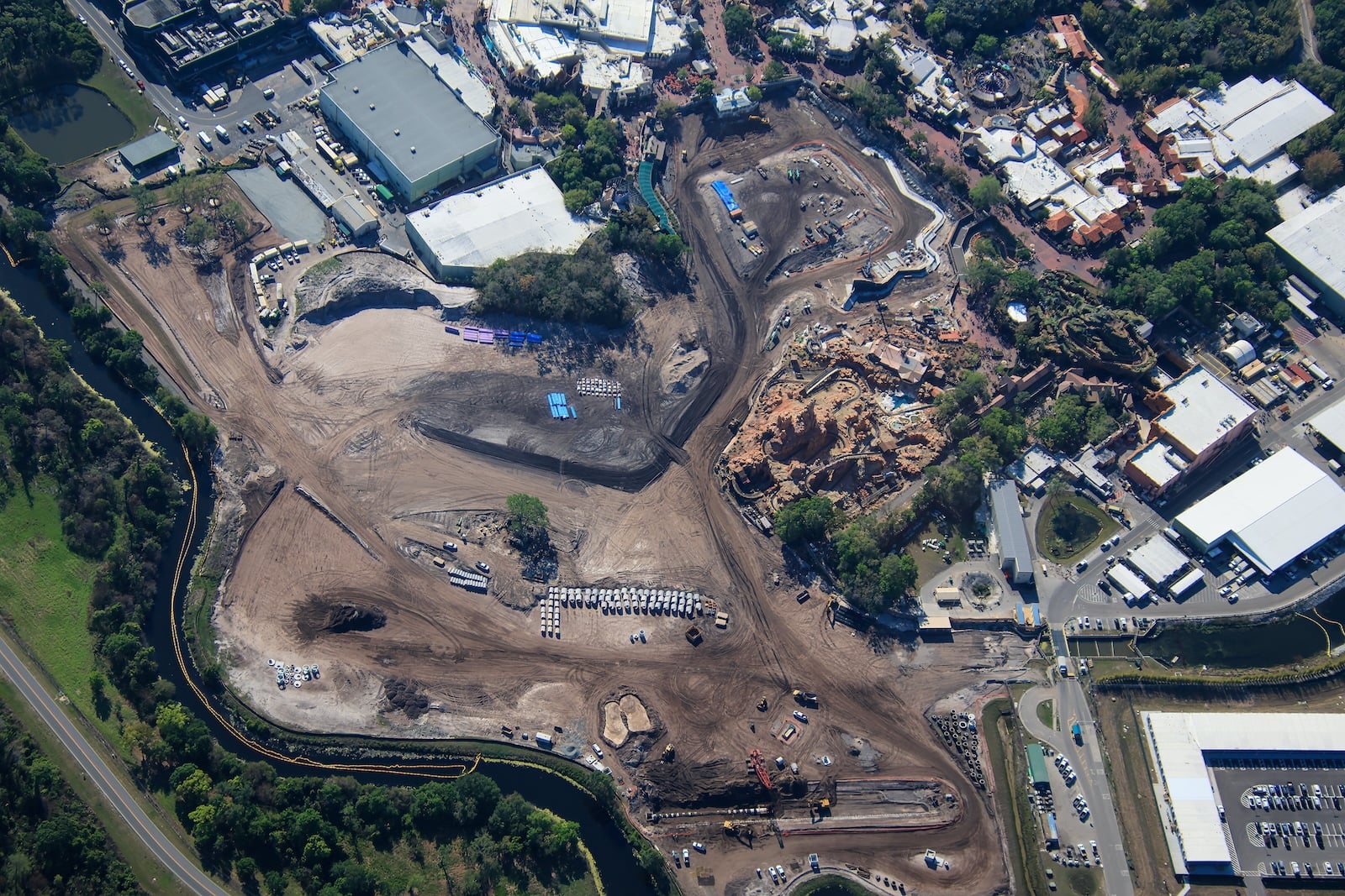 Piston Peak, Villains Land construction site