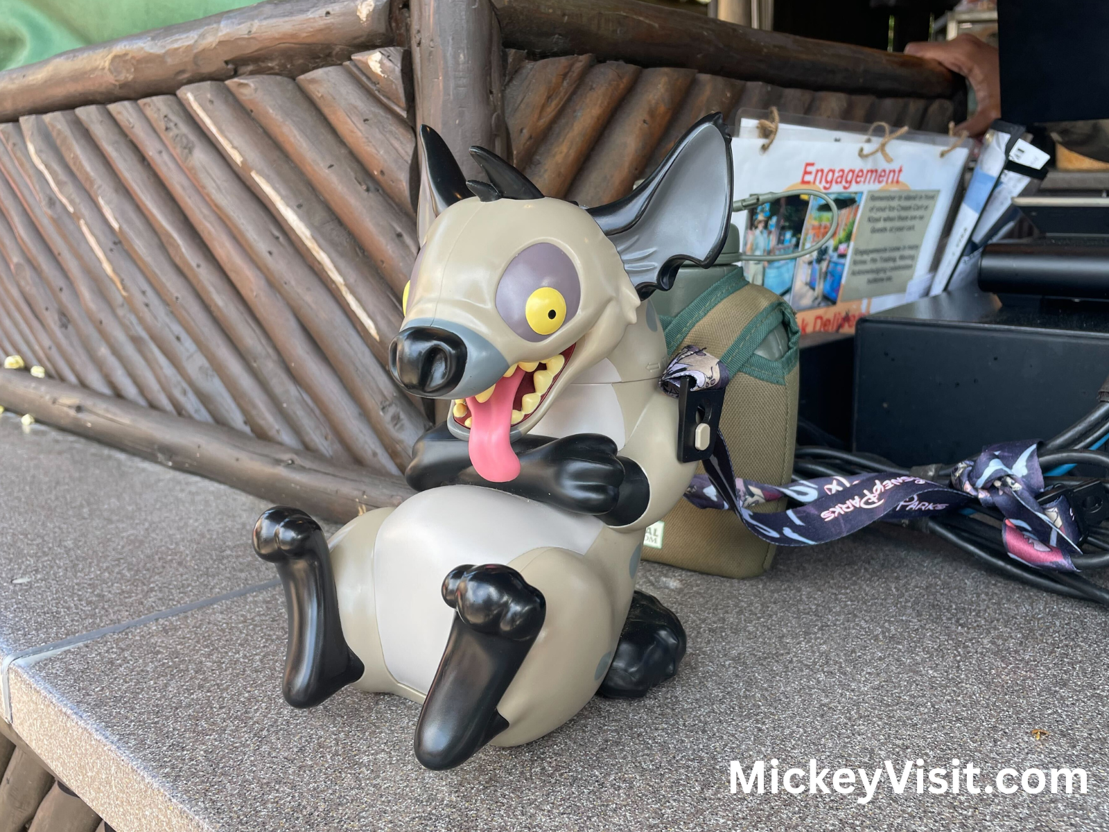 Ed sipper popcorn bucket