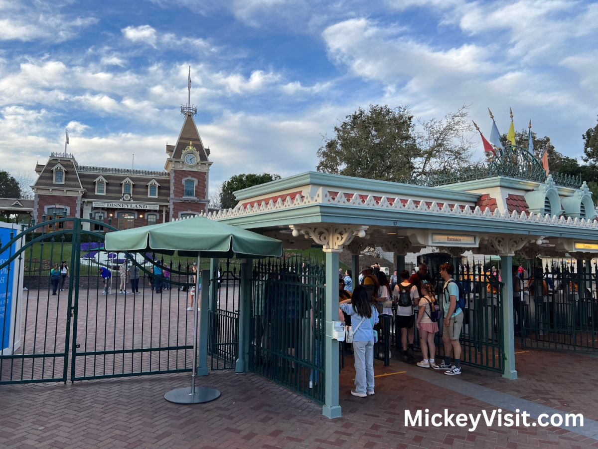 Main entrance to Disneyland Park