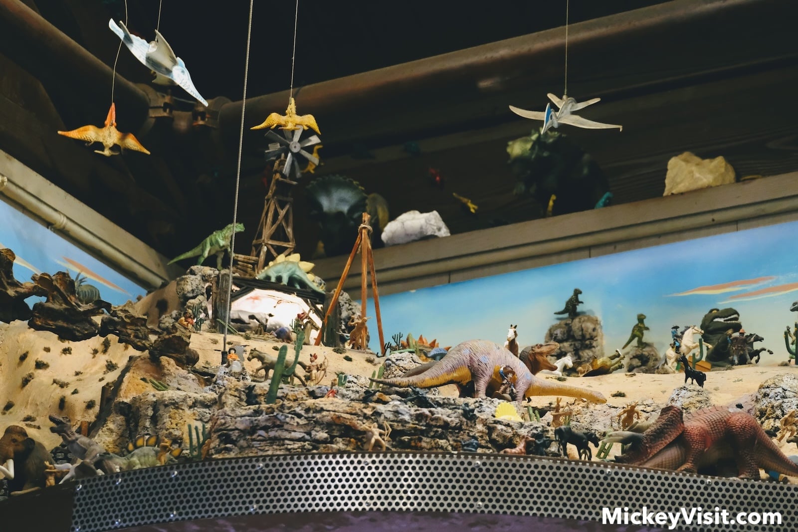 Dinosaur knick-knacks