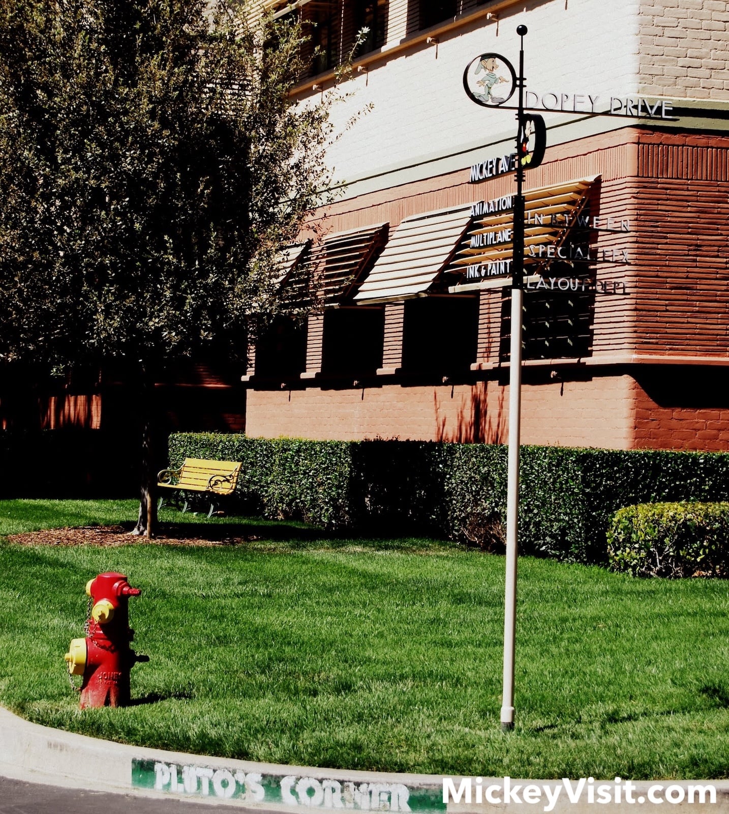 Mickey Avenue, Dopey Drive sign