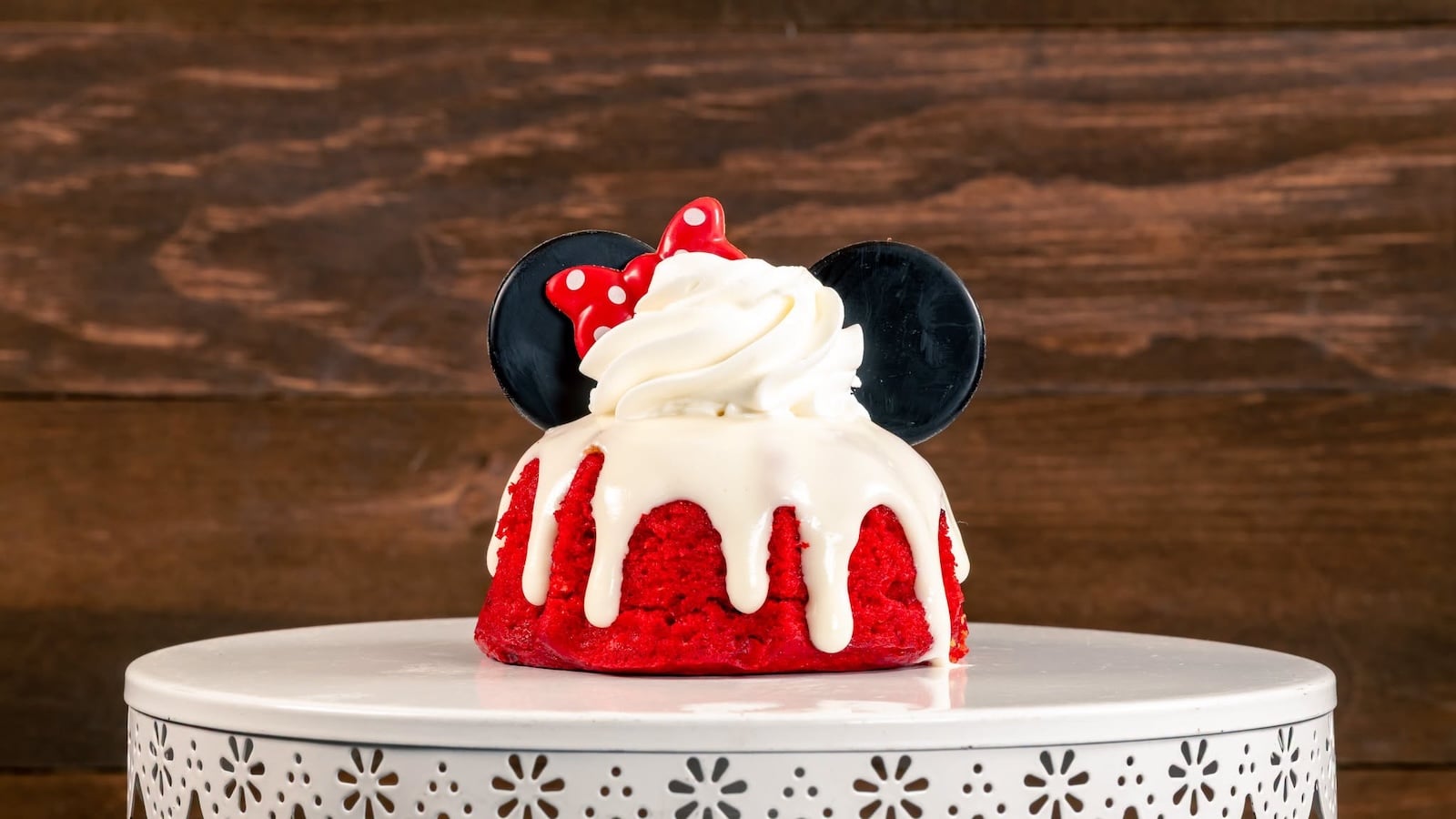 Strawberry Minnie cake