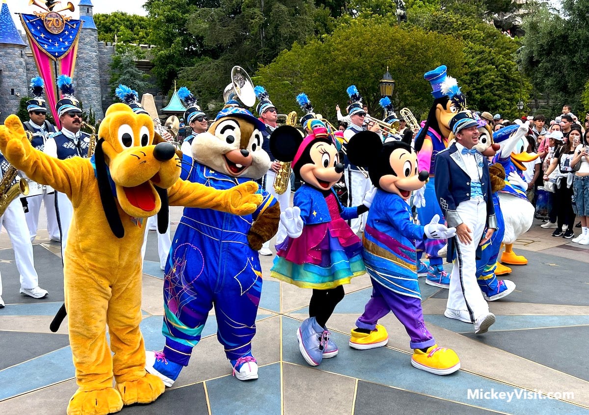 disneyland characters with marching band