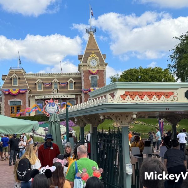 disneyland main entrance