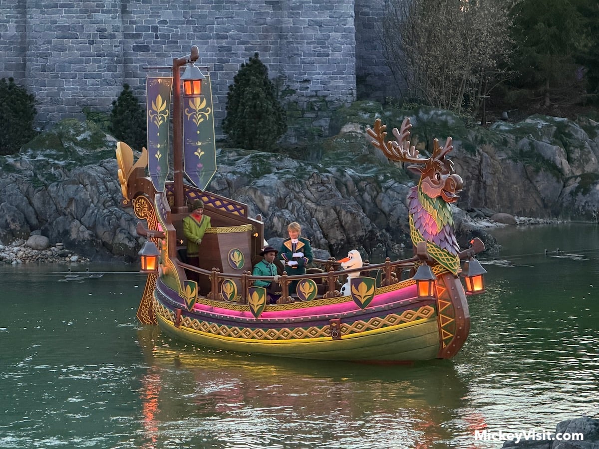 new frozen show disneyland paris