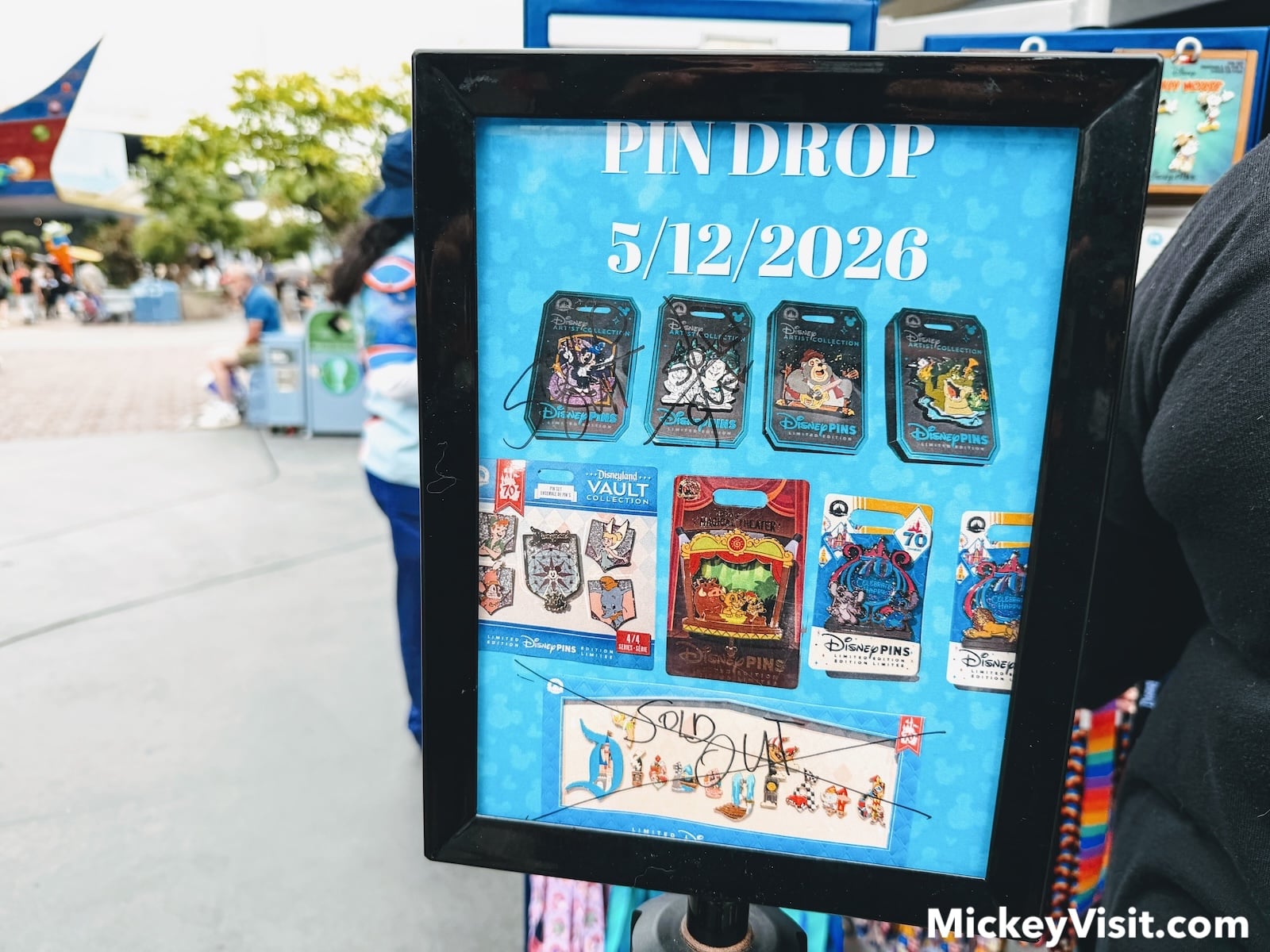New Disney pins