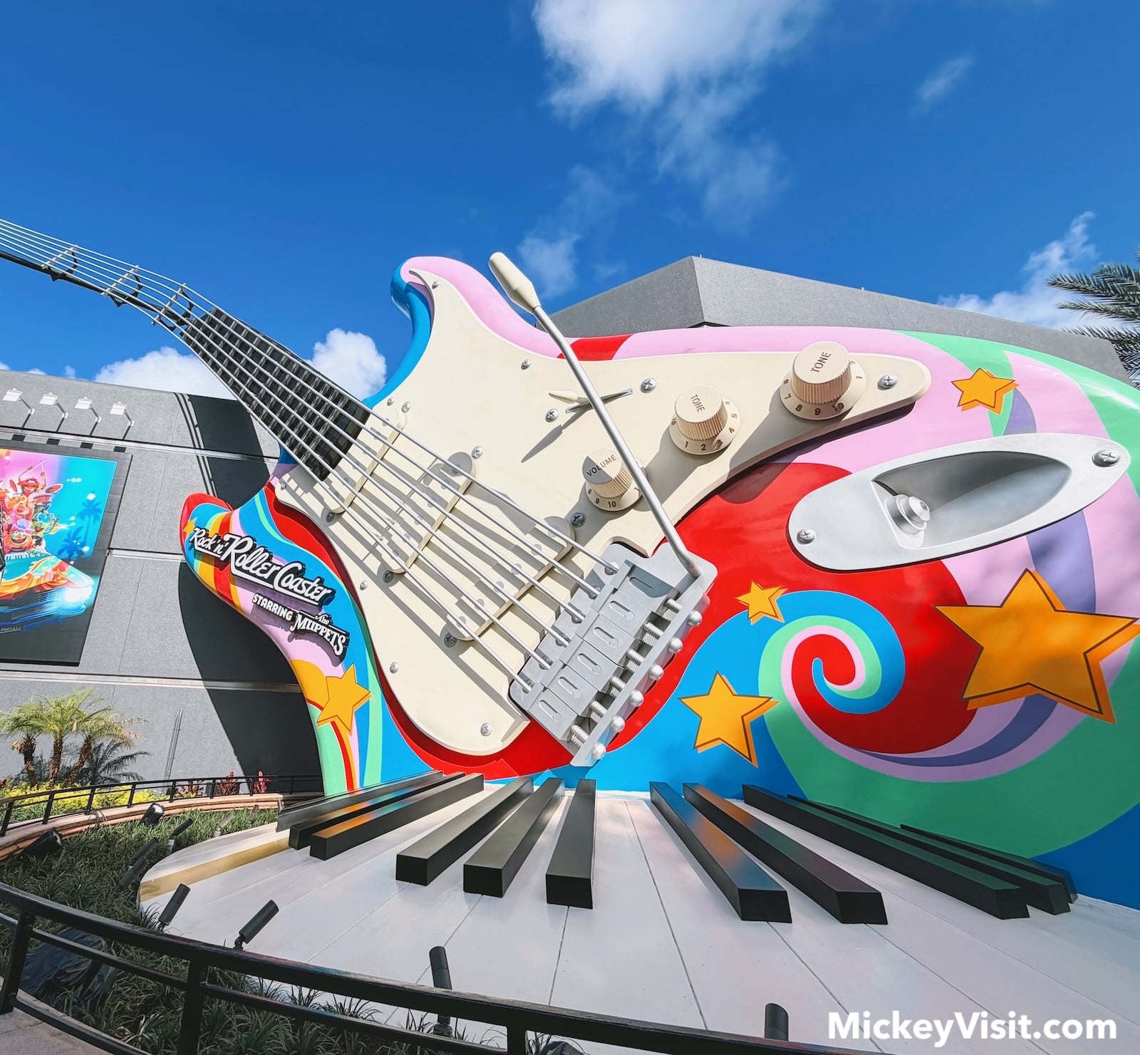 Giant guitar