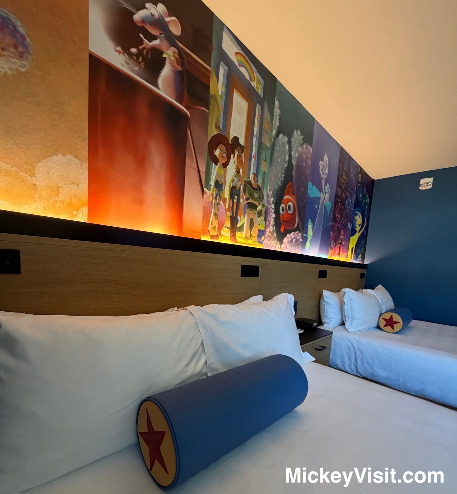 Pixar Place Hotel Disneyland bed