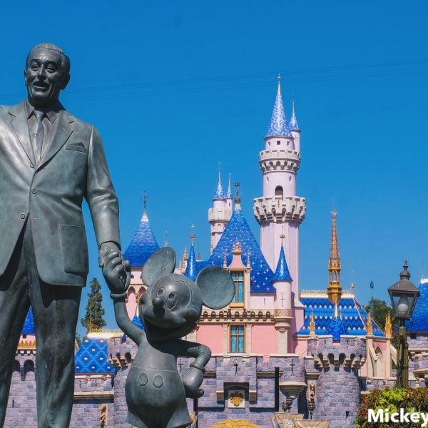 Partners statue, Sleeping Beauty Castle