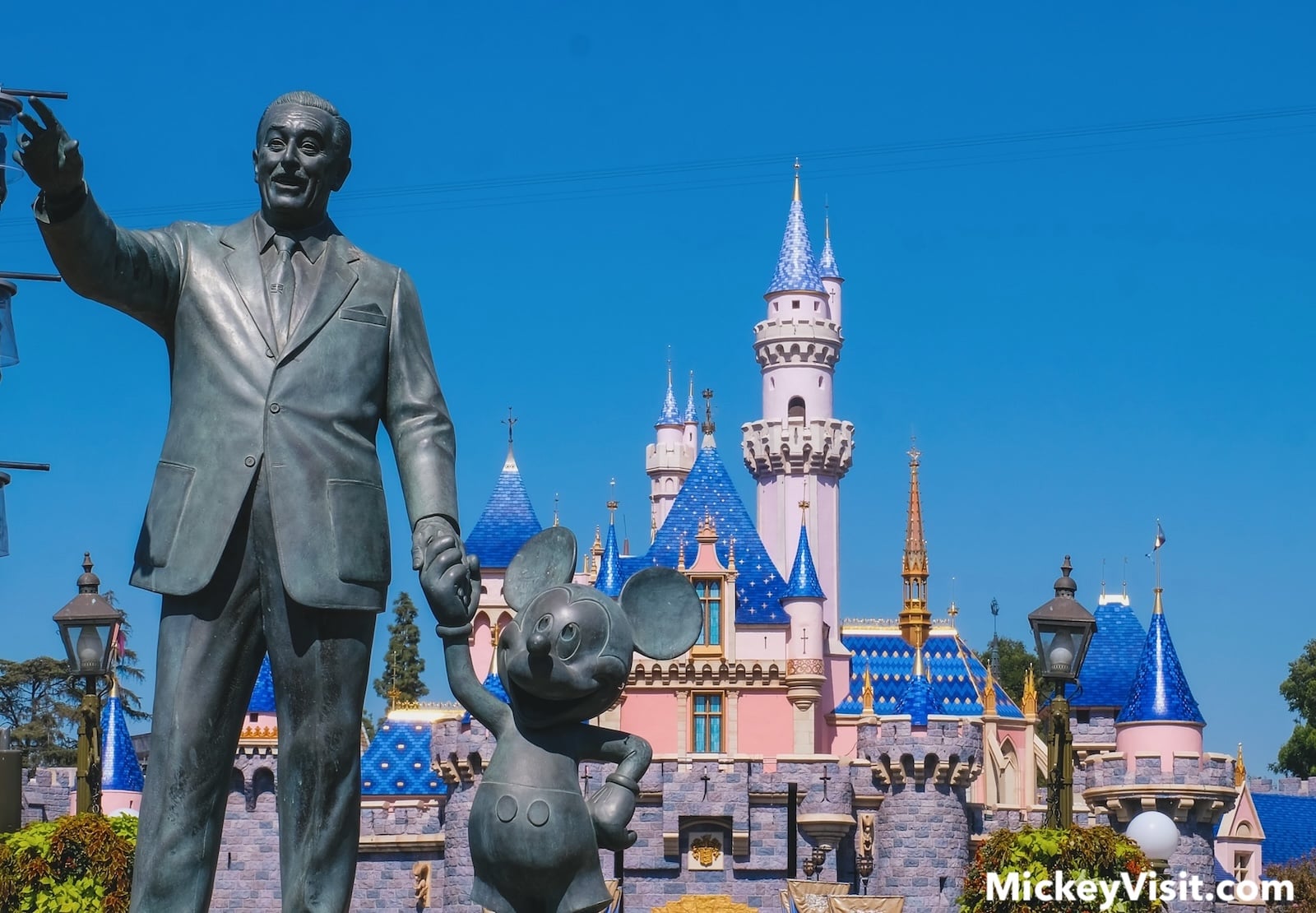 Partners statue, Sleeping Beauty Castle