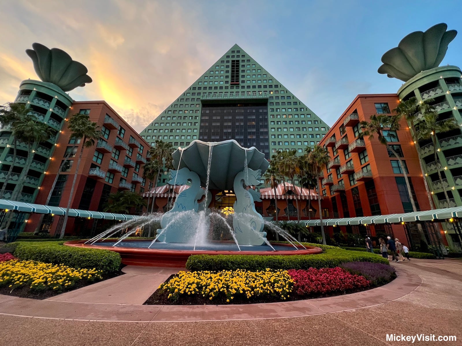 Disney World Swan and Dolphin fountain