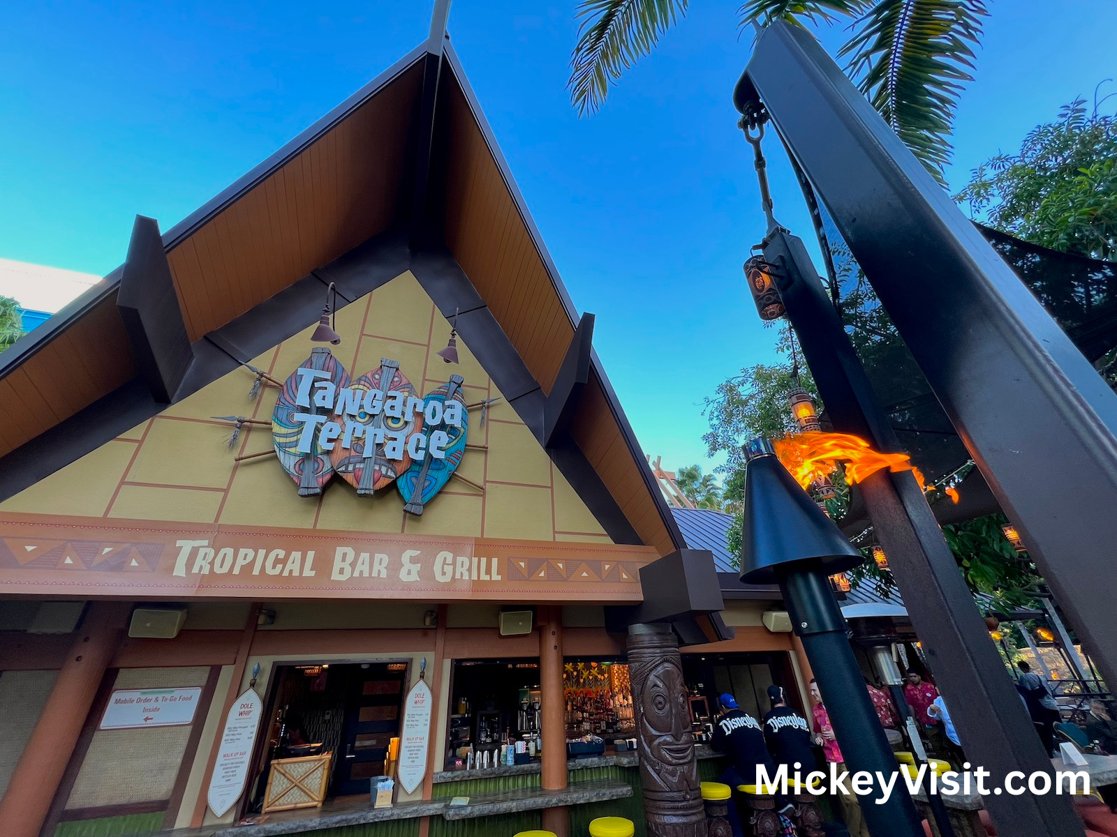 Exterior shot of Tangaroa Terrace Tropical Bar & Grill at Disneyland Hotel