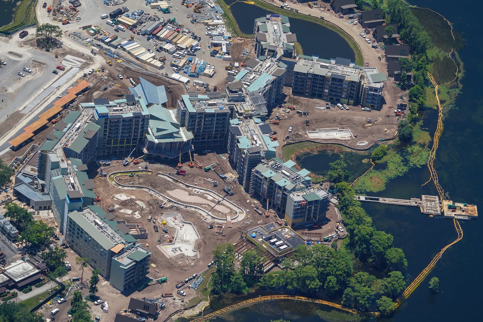 Lakeshore Lodge construction