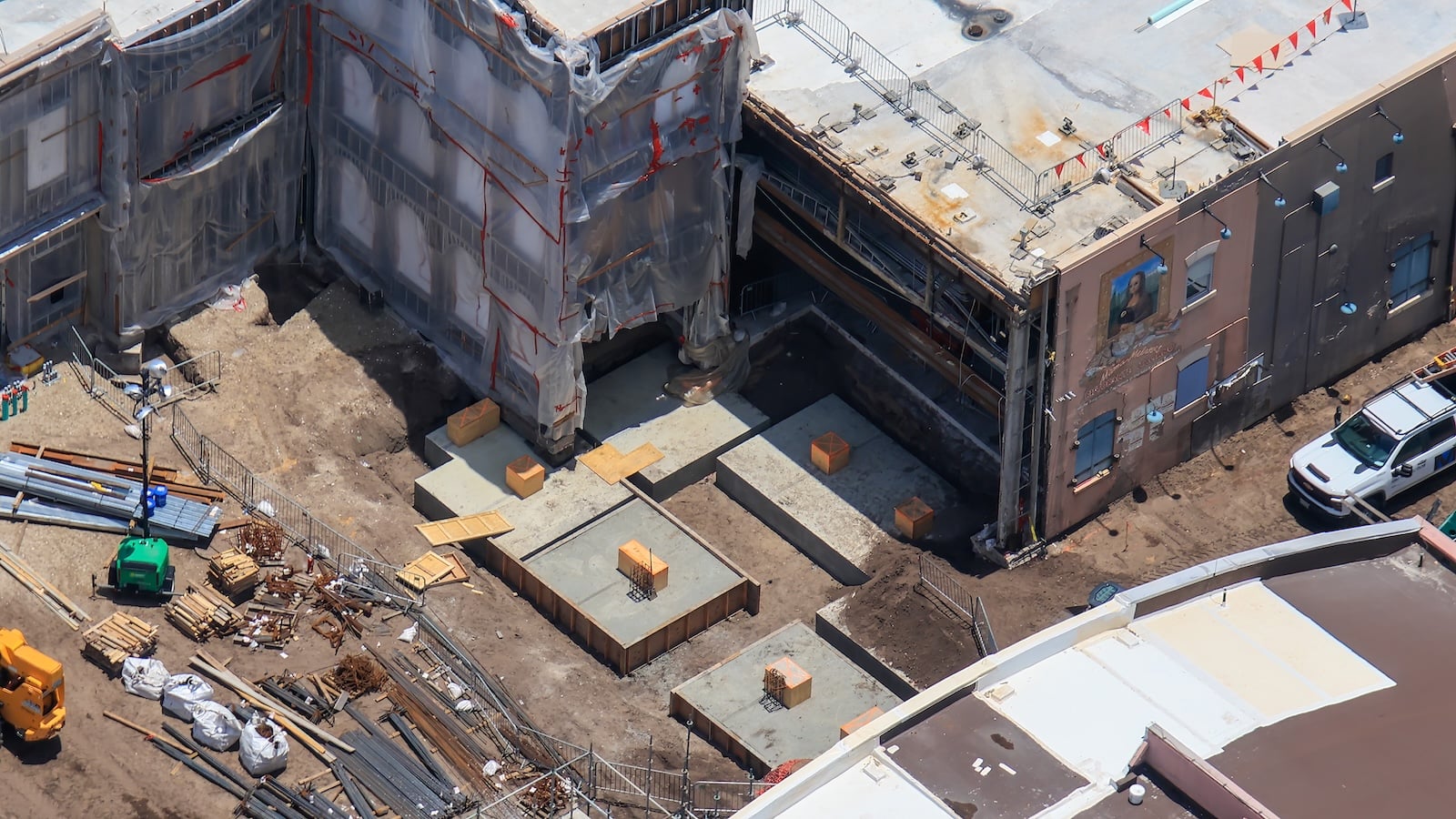 Harryhausen's restaurant construction
