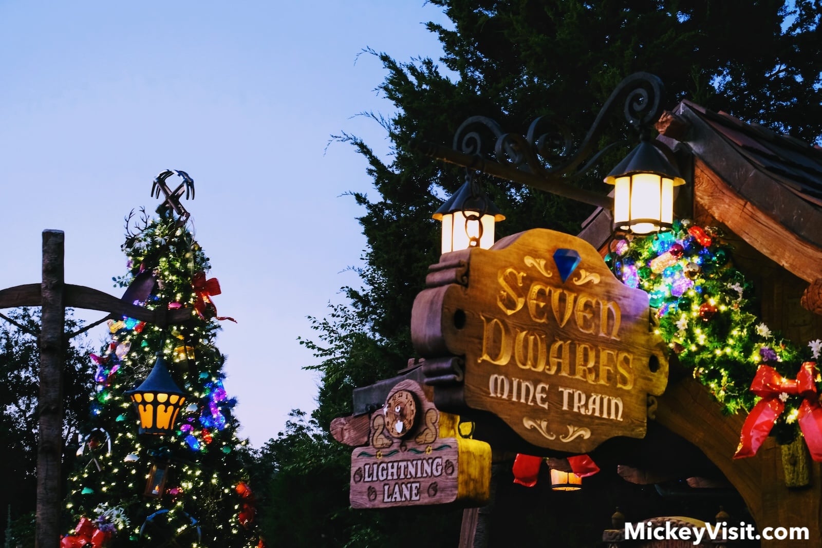 Seven Dwarfs Christmas tree