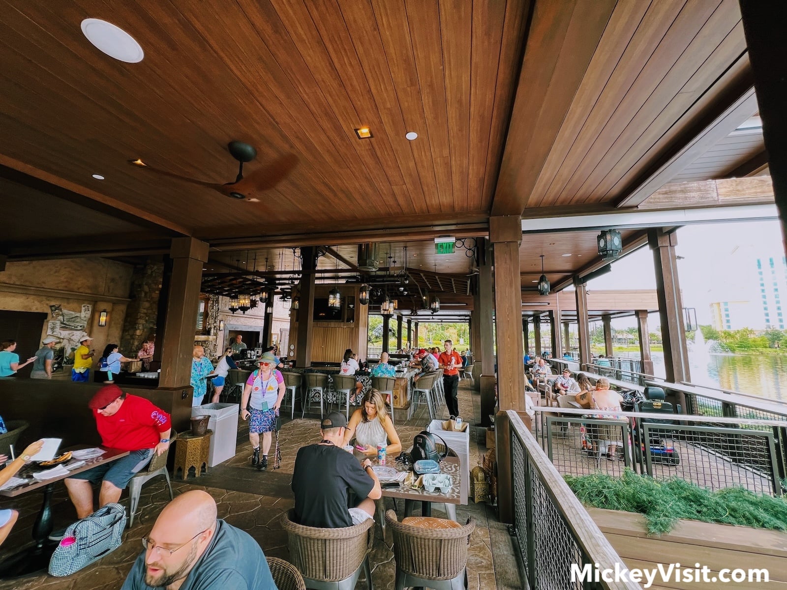 Three Bridges dining area