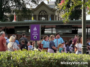Disney World entrance lines