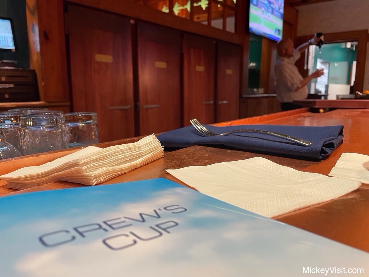 Crews Cup Lounge Bar