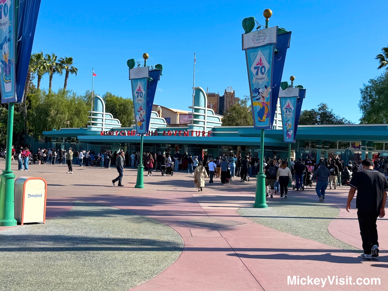 Disneyland Esplanade Disney California Adventure entrance