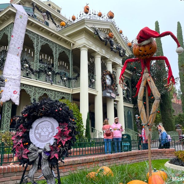 Haunted Mansion Holiday queue Disneyland