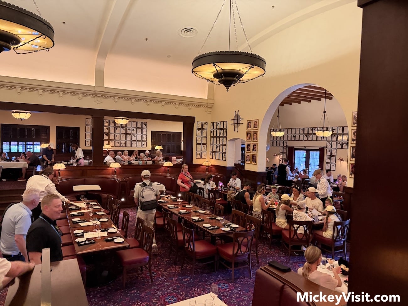 Hollywood Brown Derby interior