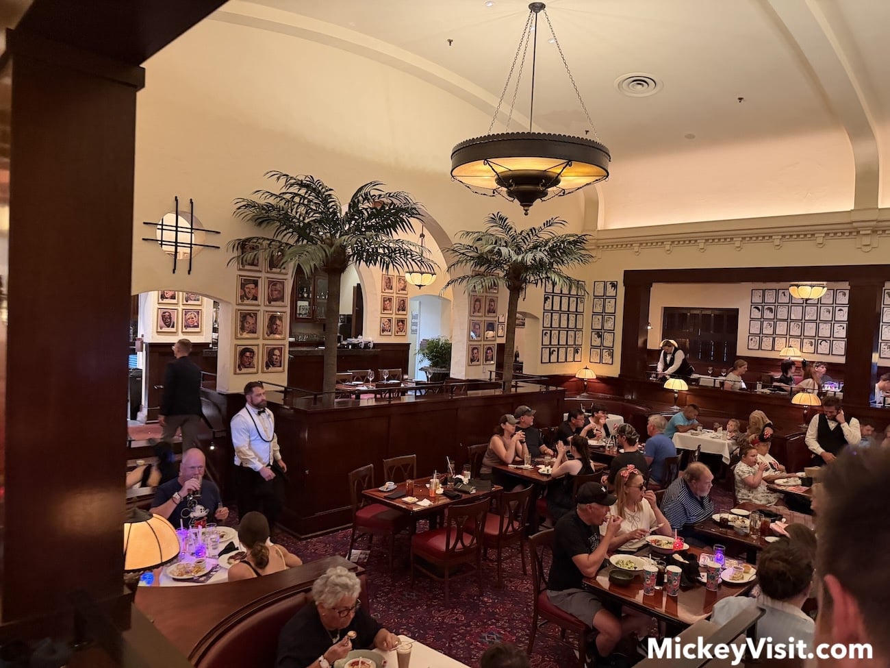 Hollywood Brown Derby interior