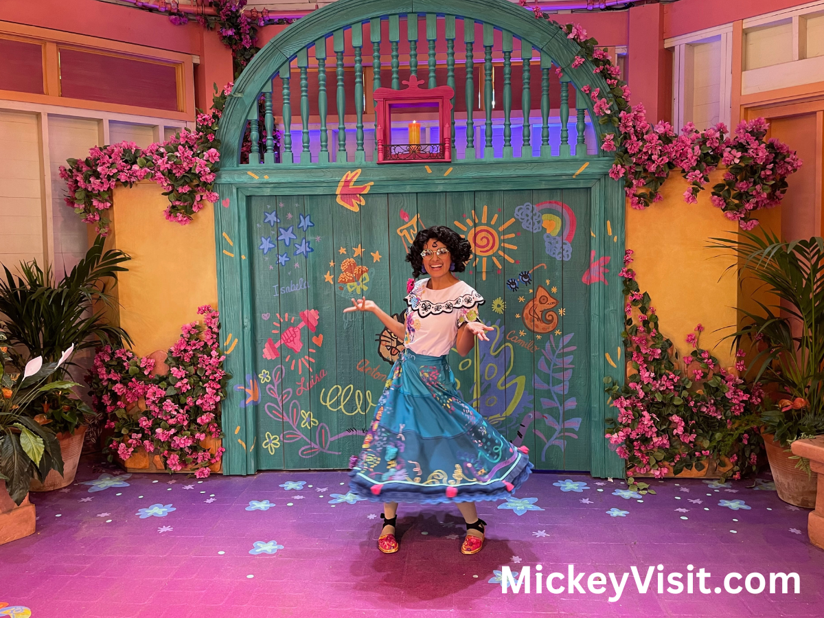 MirabelEncantoDisneyCharacter