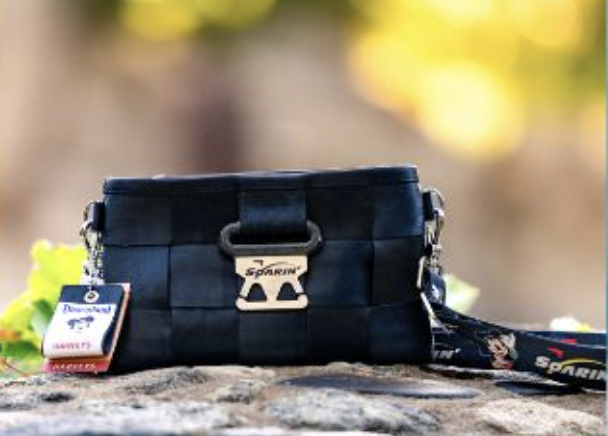 Harveys purse
