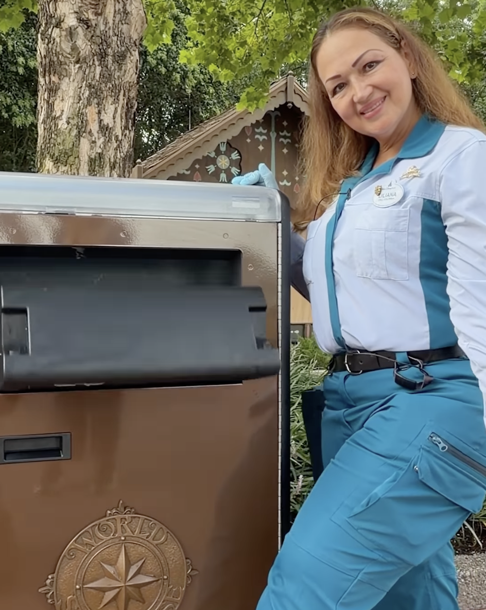 Trash can Disney World