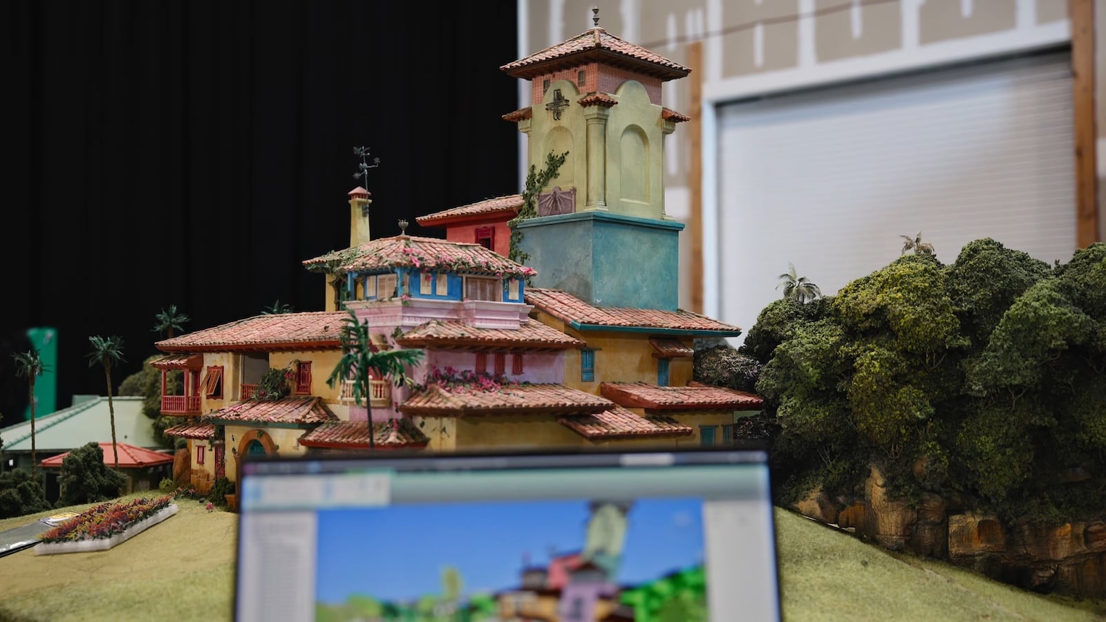 Encanto Casita scale model