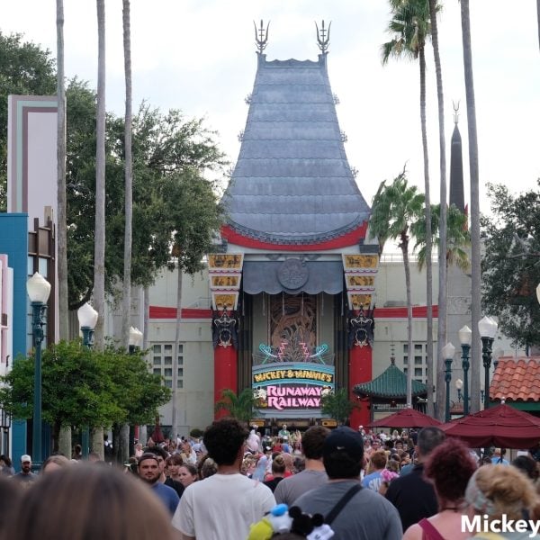 Crowded Hollywood Studios park