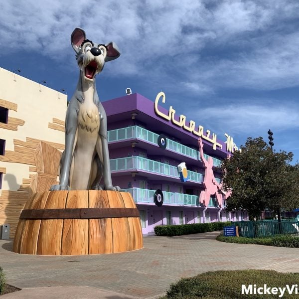 Tramp statue at Pop Century hotel