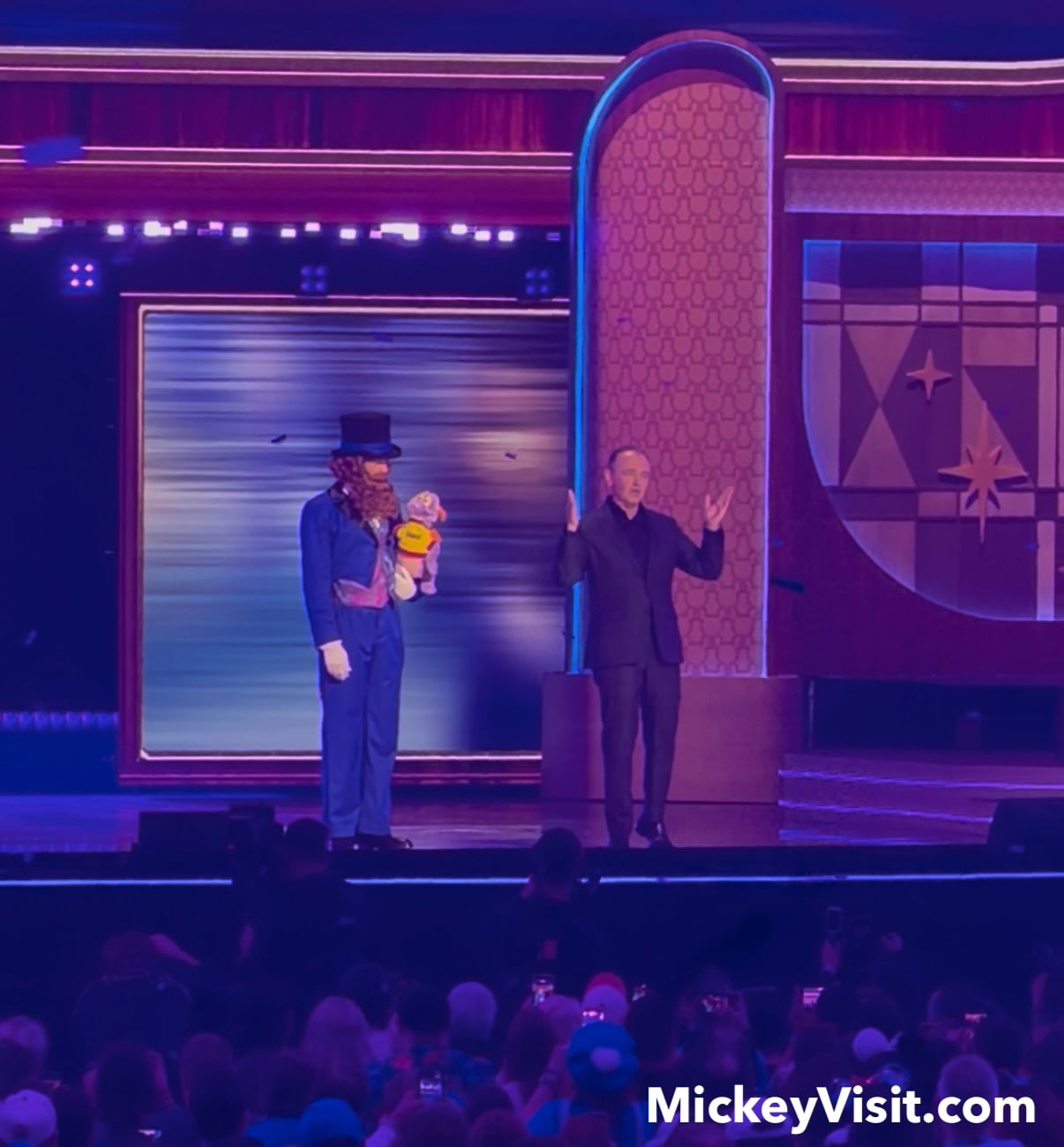 Neil Patrick Harris dressed as Dreamfinder