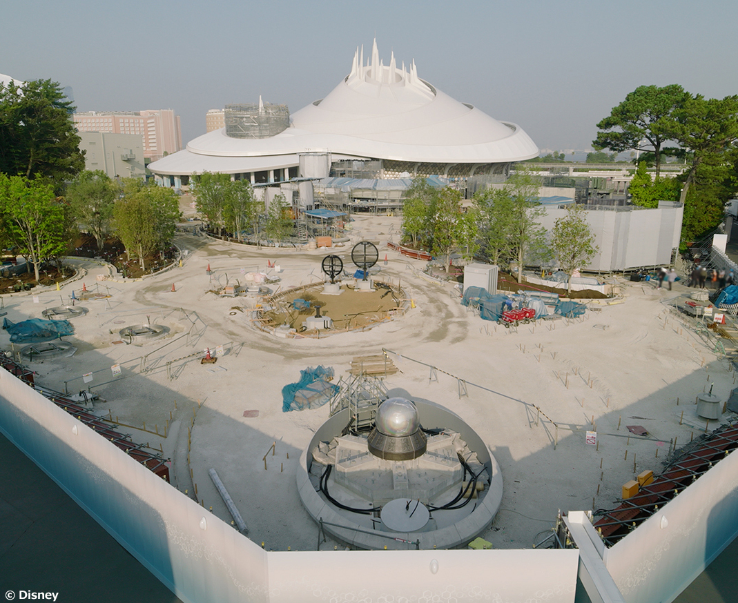 Space Mountain construction in Tokyo
