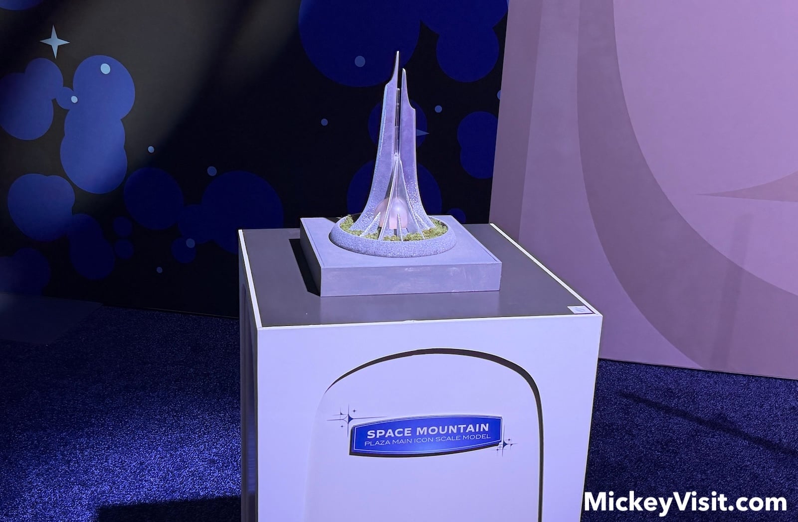 Futuristic sculpture