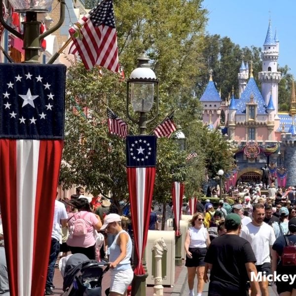 disneyland main street usa