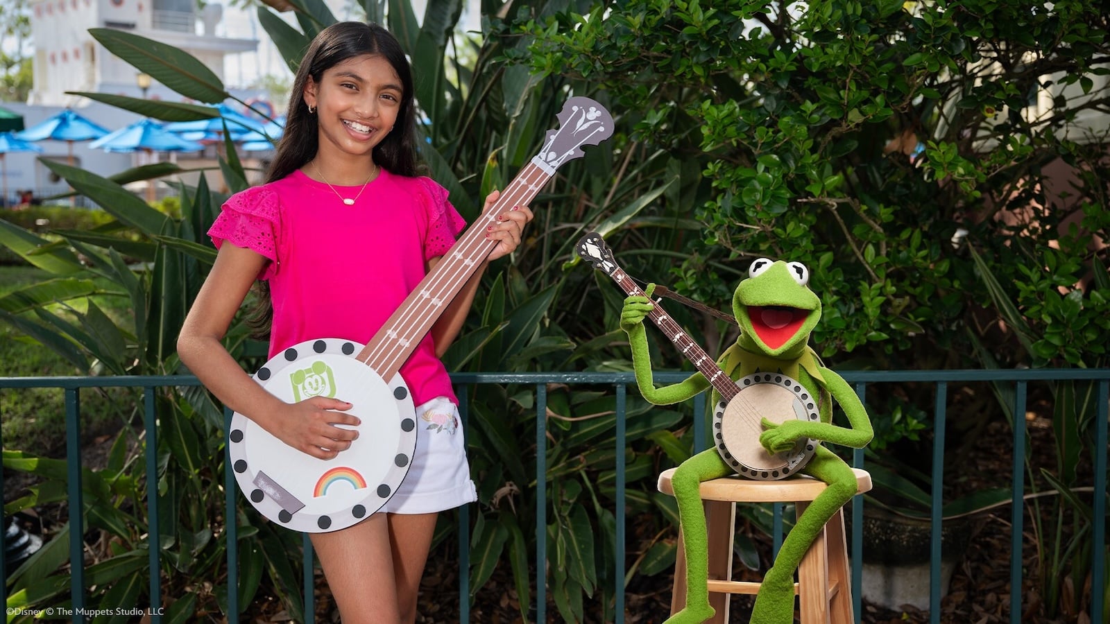 limited-time PhotoPass photo op with Kermit and his banjo Hollywood Studios