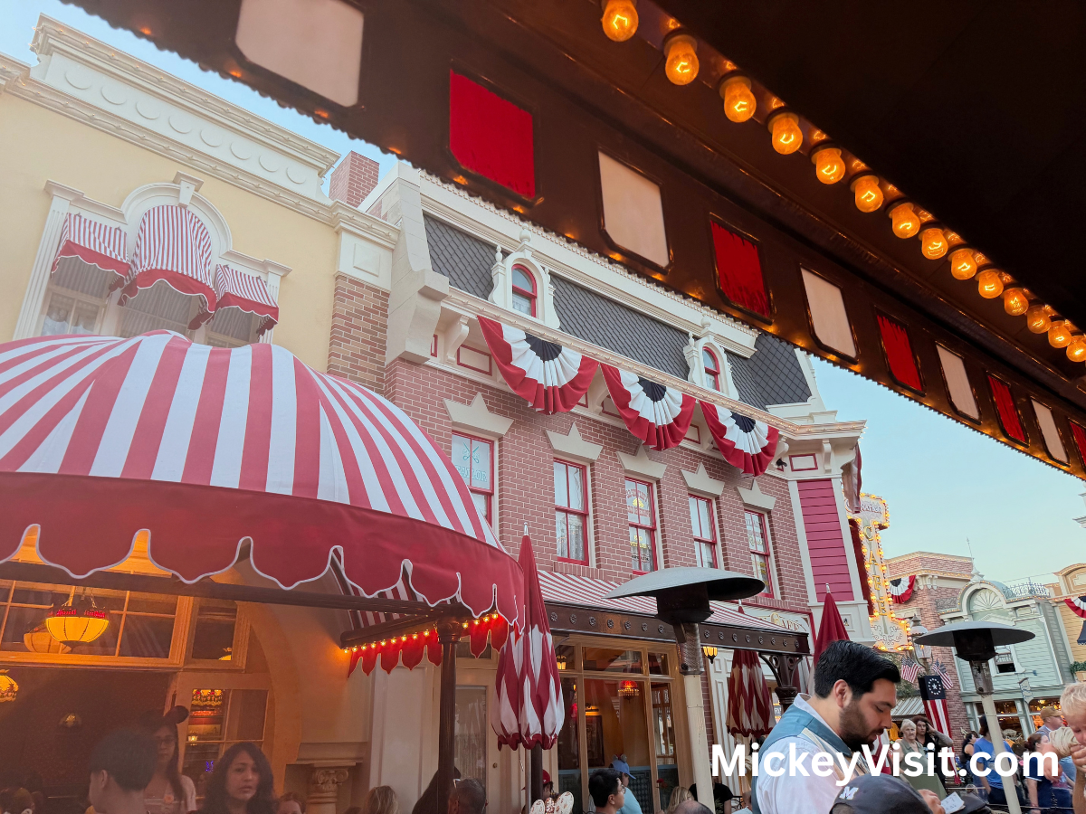Carnation Cafe patio