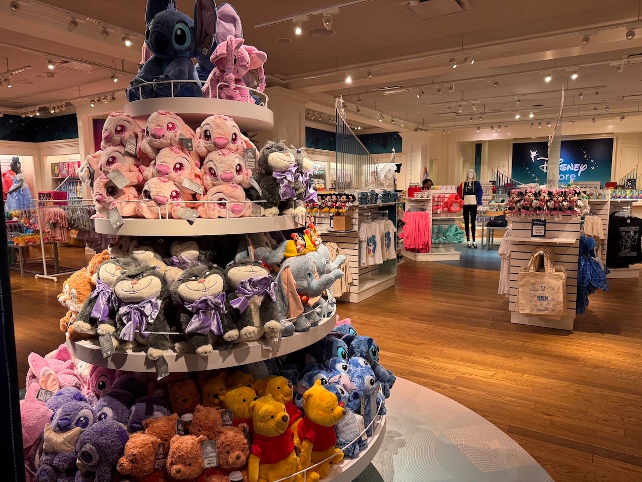 disney store interior new jersey