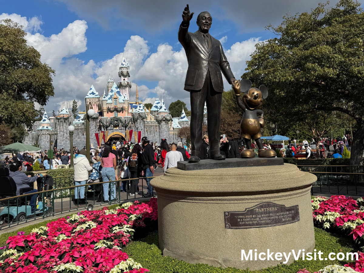 Disneyland Christmas Statue