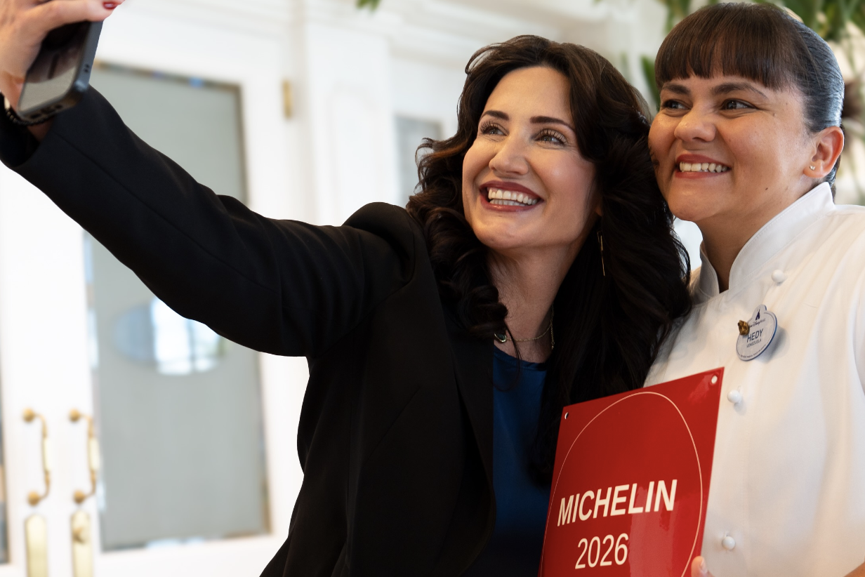 Culinary cast members with MICHELIN Guide award