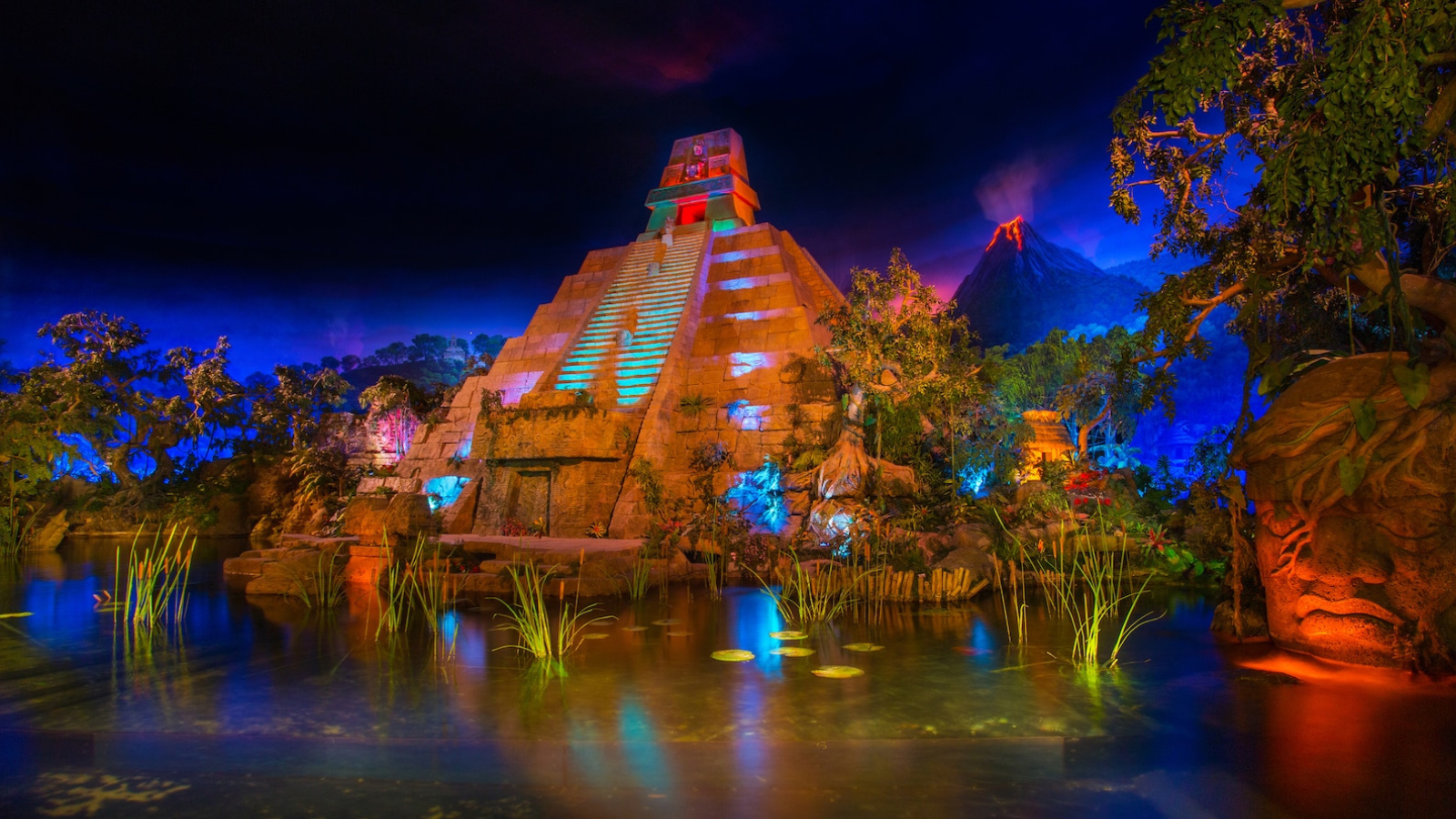 A Mayan pyramid within the Gran Fiesta Tour boat ride.