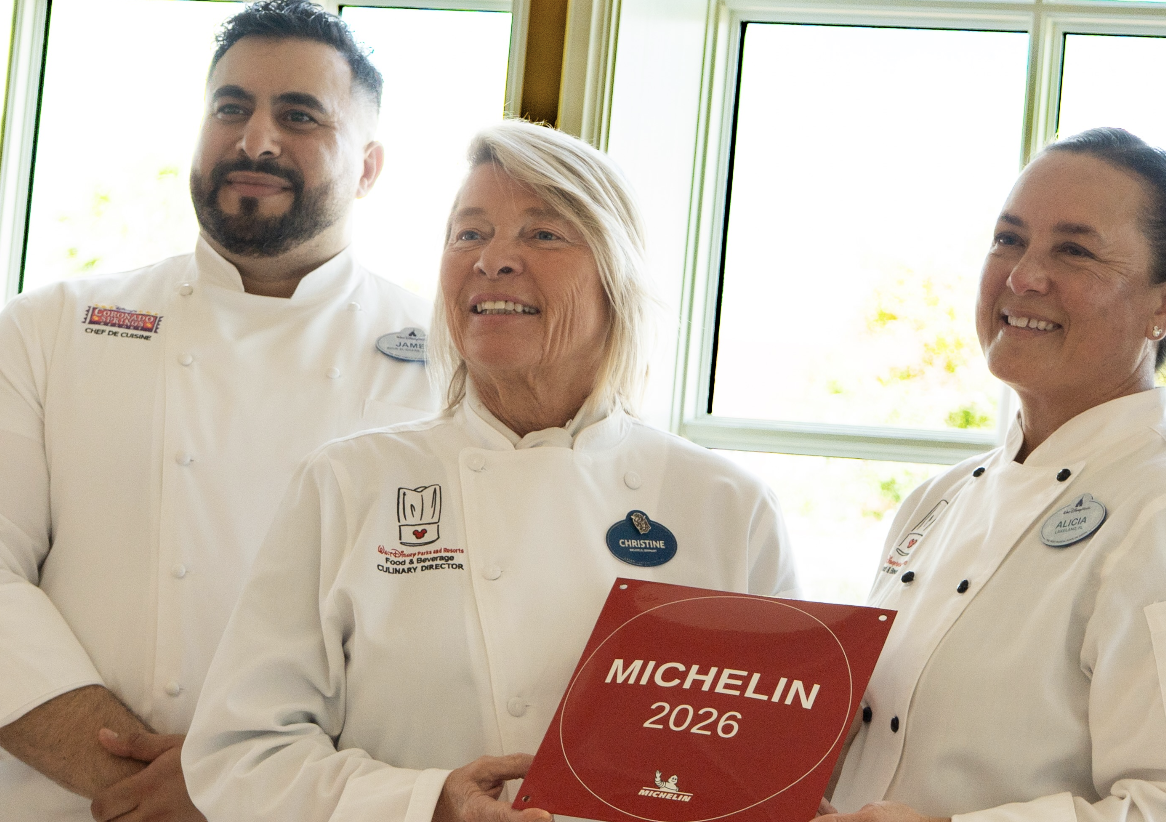 Culinary cast members with MICHELIN Guide award