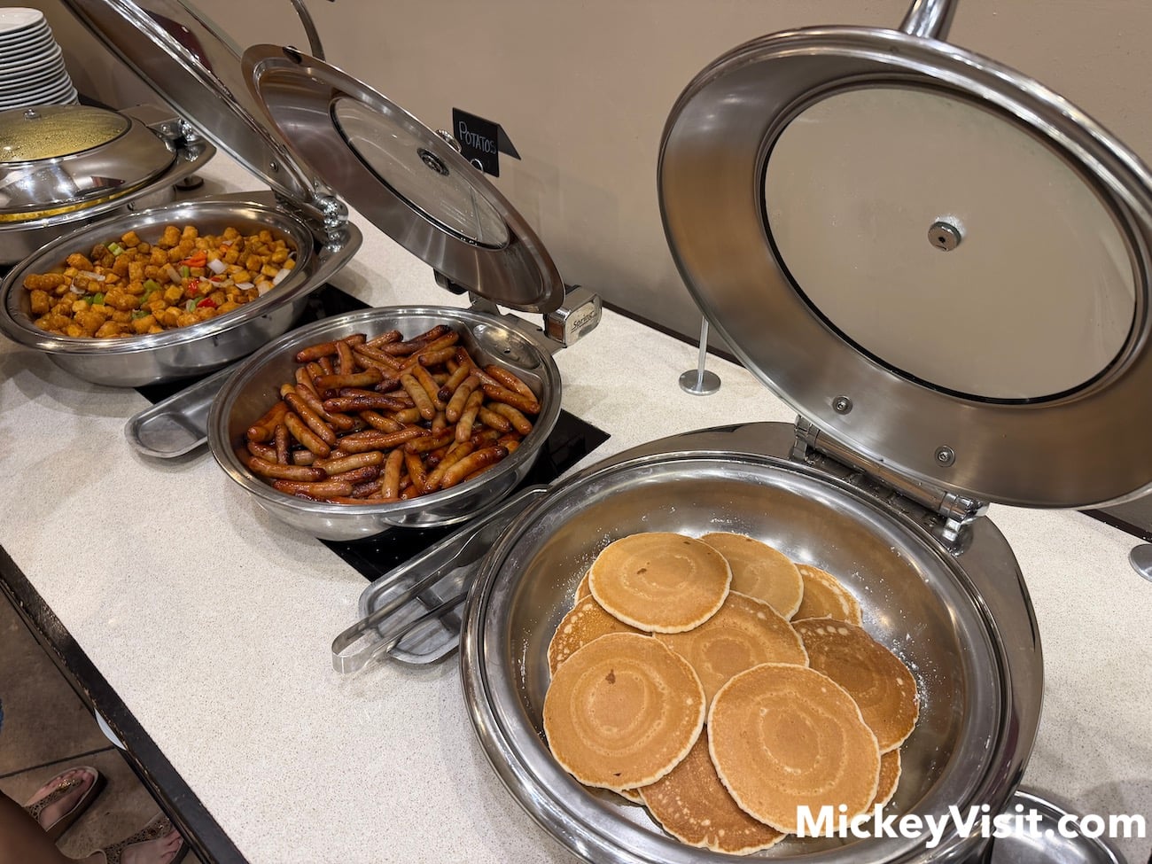 hot breakfast deltas hotel anaheim